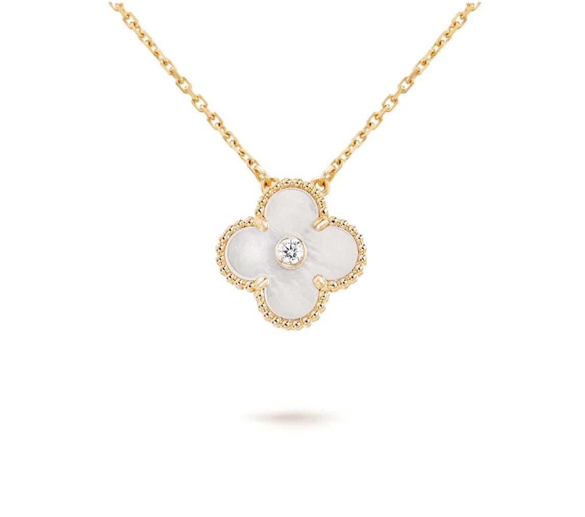 [ElanLuxe Jewelry]CLOVER 15MM CHRISTMAS LIMITED EDITION SINGLE FLOWER NECKLACE