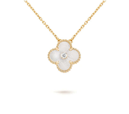 [ElanLuxe Jewelry]CLOVER 15MM CHRISTMAS LIMITED EDITION SINGLE FLOWER NECKLACE
