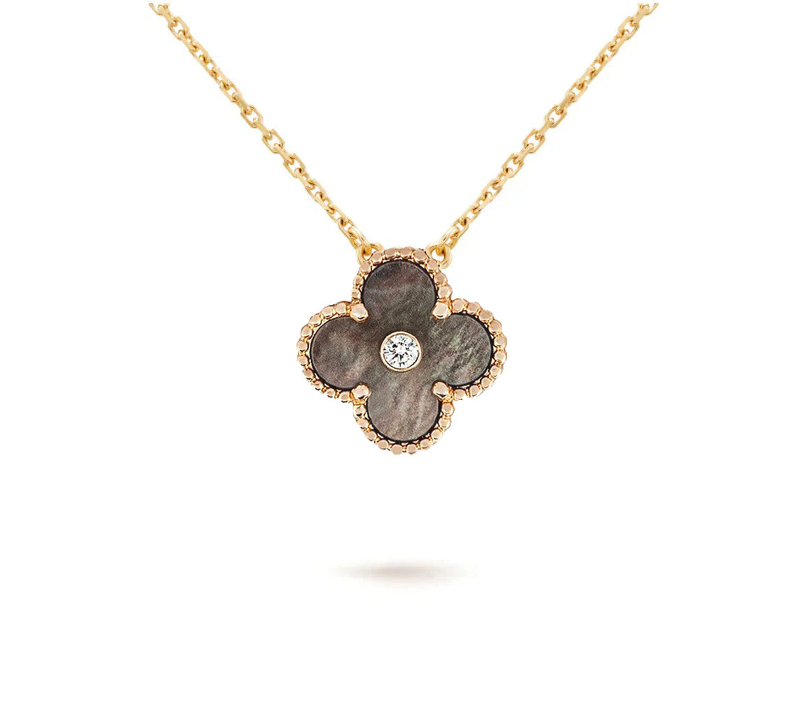 [ElanLuxe Jewelry]CLOVER 15MM CHRISTMAS LIMITED EDITION SINGLE FLOWER NECKLACE