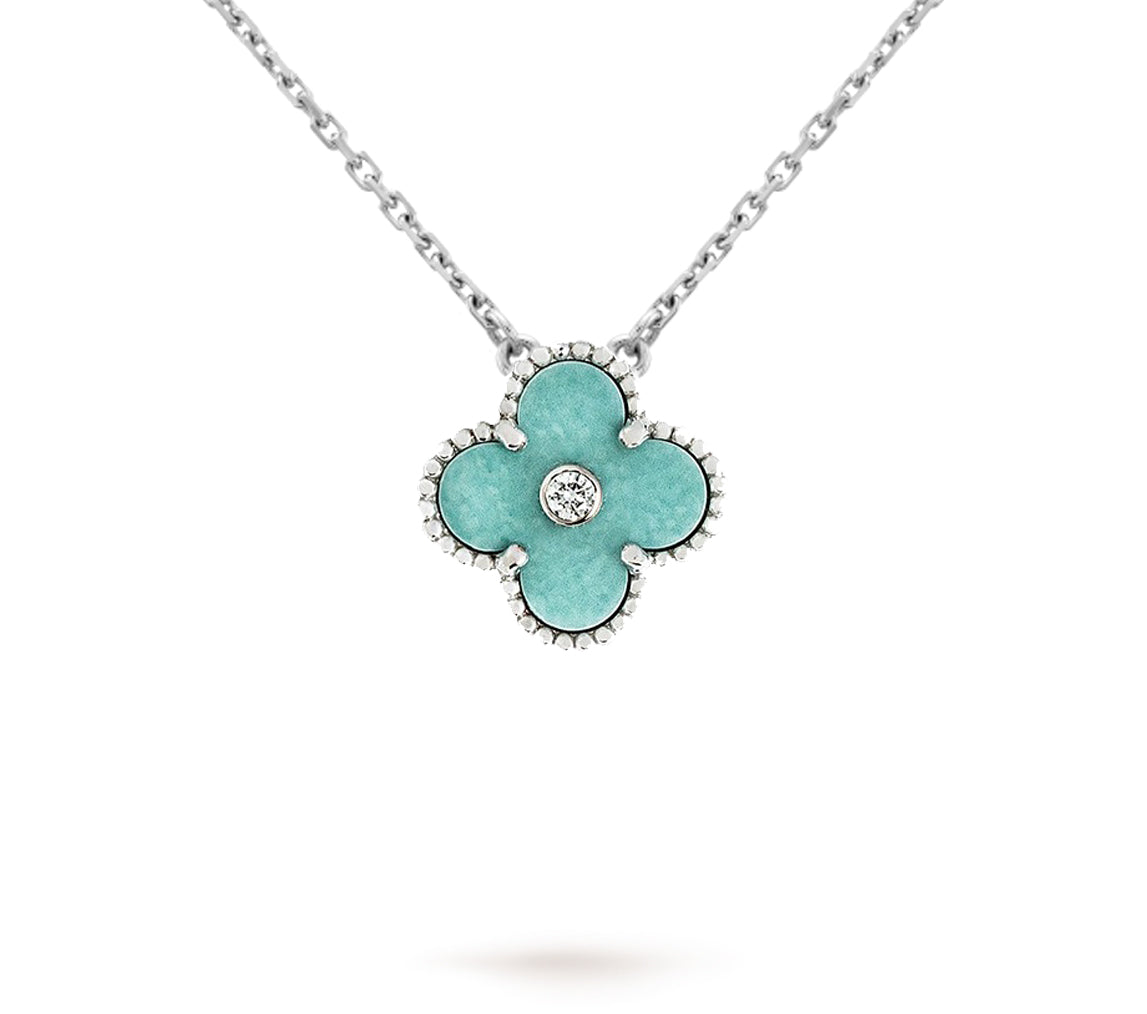 [ElanLuxe Jewelry]CLOVER 15MM CHRISTMAS LIMITED EDITION SINGLE FLOWER NECKLACE