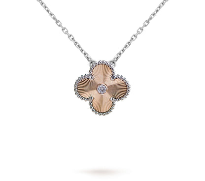 [ElanLuxe Jewelry]CLOVER 15MM CHRISTMAS LIMITED EDITION SINGLE FLOWER NECKLACE