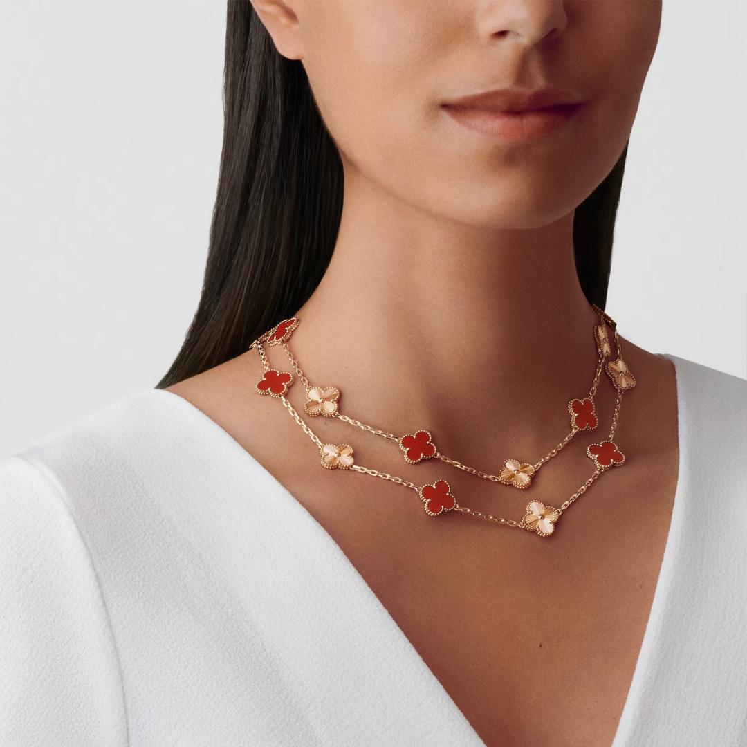 [ElanLuxe Jewelry]CLOVER 20 MOTIFS LASER CARNELIAN NECKLACE