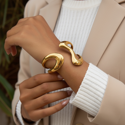 [ElanLuxe]Lulu Sculpted Gold Bangle