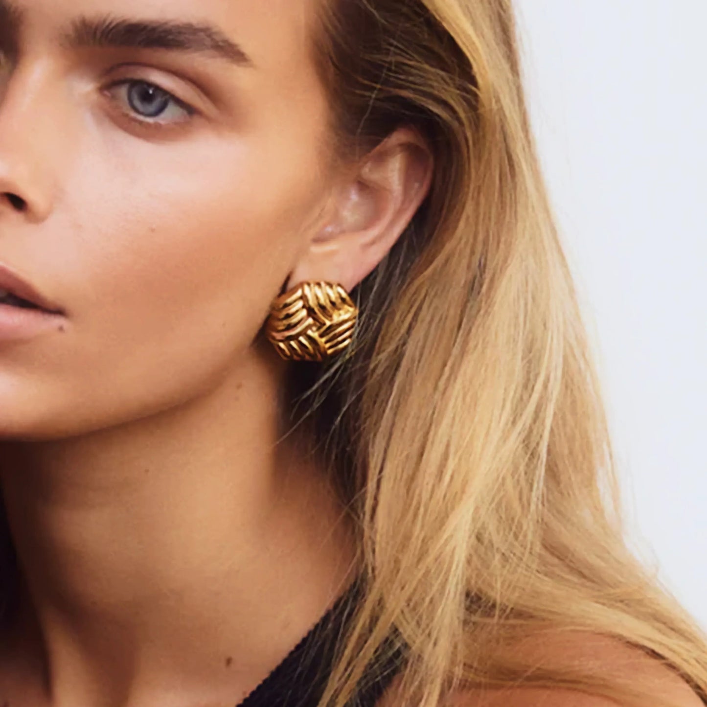 [ElanLuxe]Vanessa Criss Cut Gold Earrings