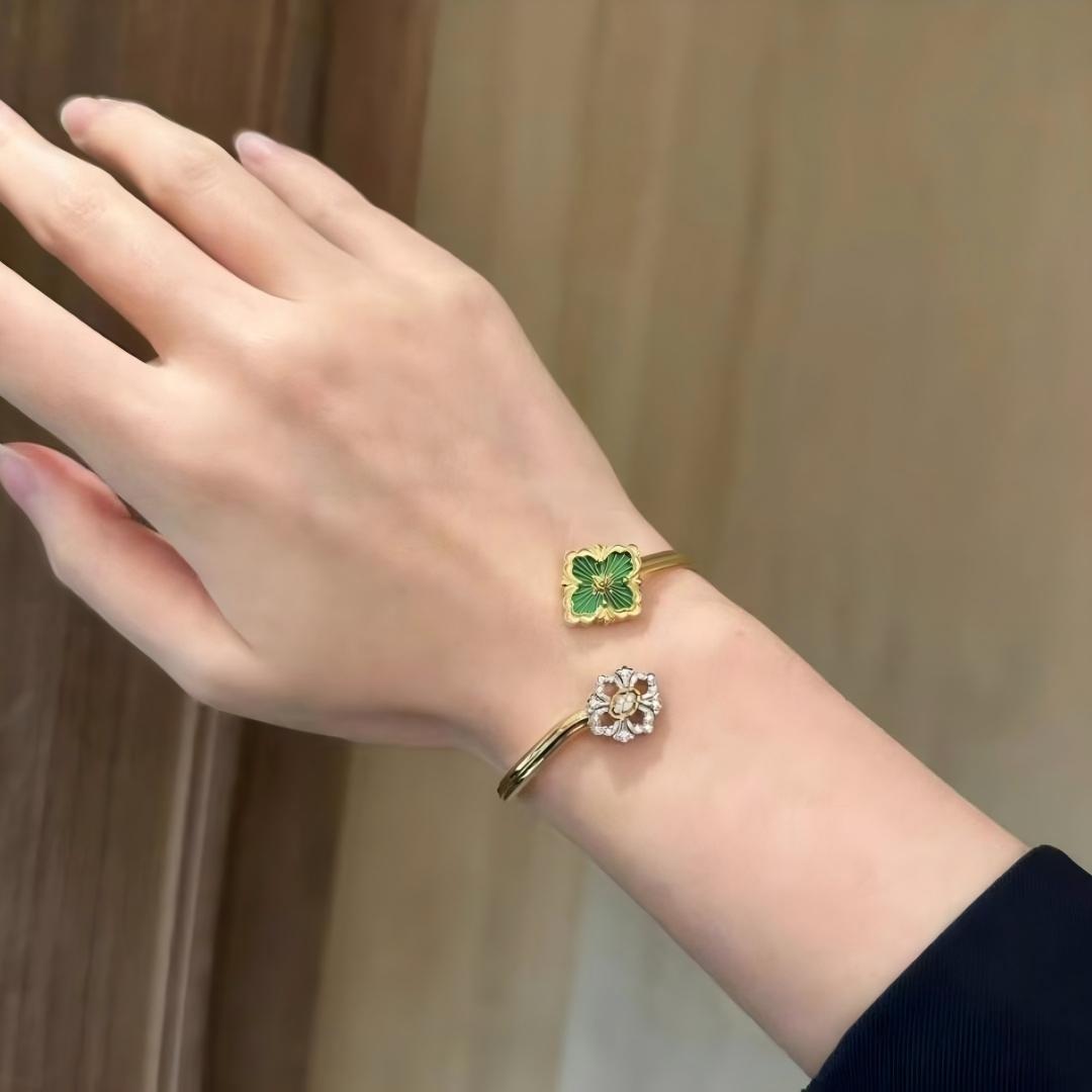 [ElanLuxe Jewelry JEWELRY] OPERA TULLE  GOLD BRACELET WITH ENAMEL BACKGROUND