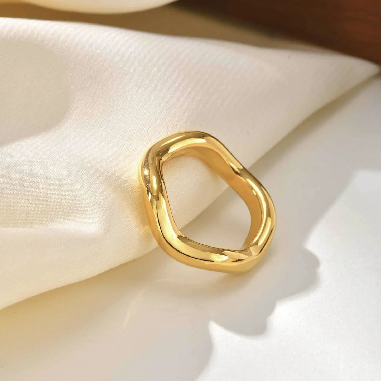 [ElanLuxe]Lunaria Gold Wave Ring