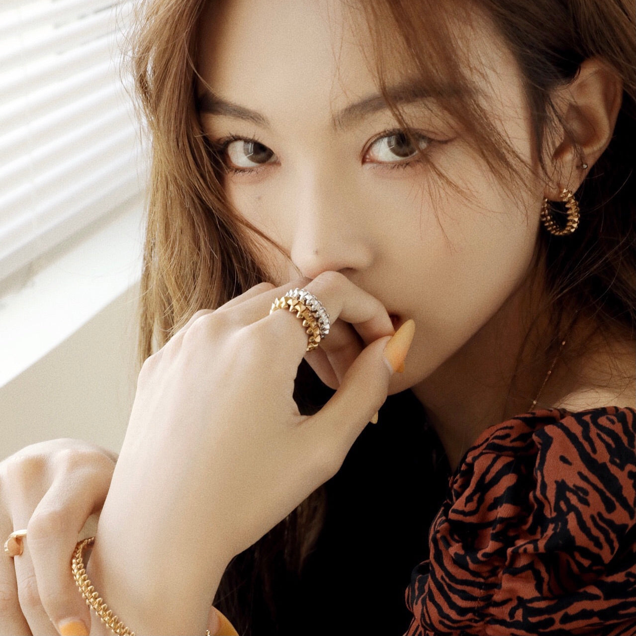 [ElanLuxe Jewelry]CLASH SMALL HOOP EARRINGS