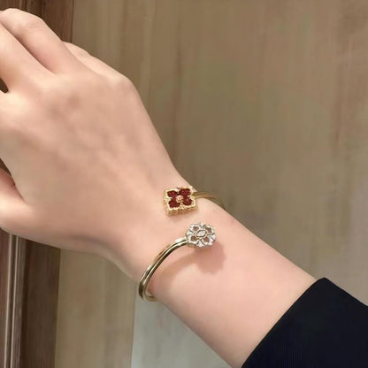 [ElanLuxe Jewelry JEWELRY] OPERA TULLE  GOLD BRACELET WITH ENAMEL BACKGROUND