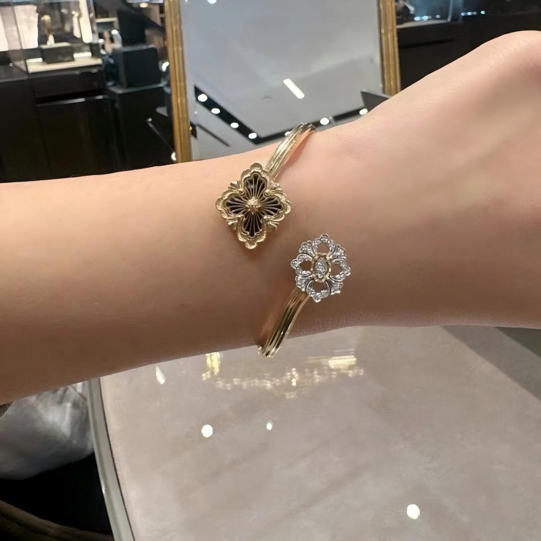[ElanLuxe Jewelry JEWELRY] OPERA TULLE  GOLD BRACELET WITH ENAMEL BACKGROUND