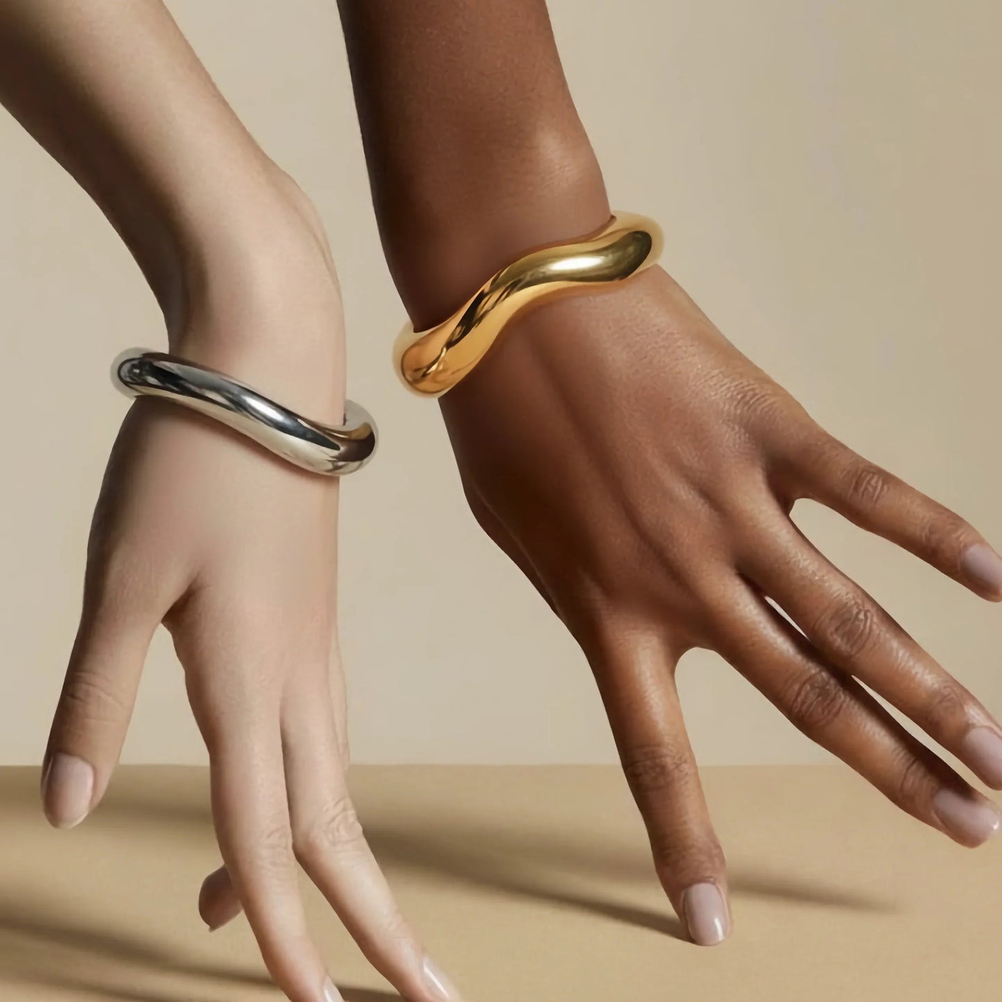 [ElanLuxe]Zaria Asymmetrical Gold Bangle