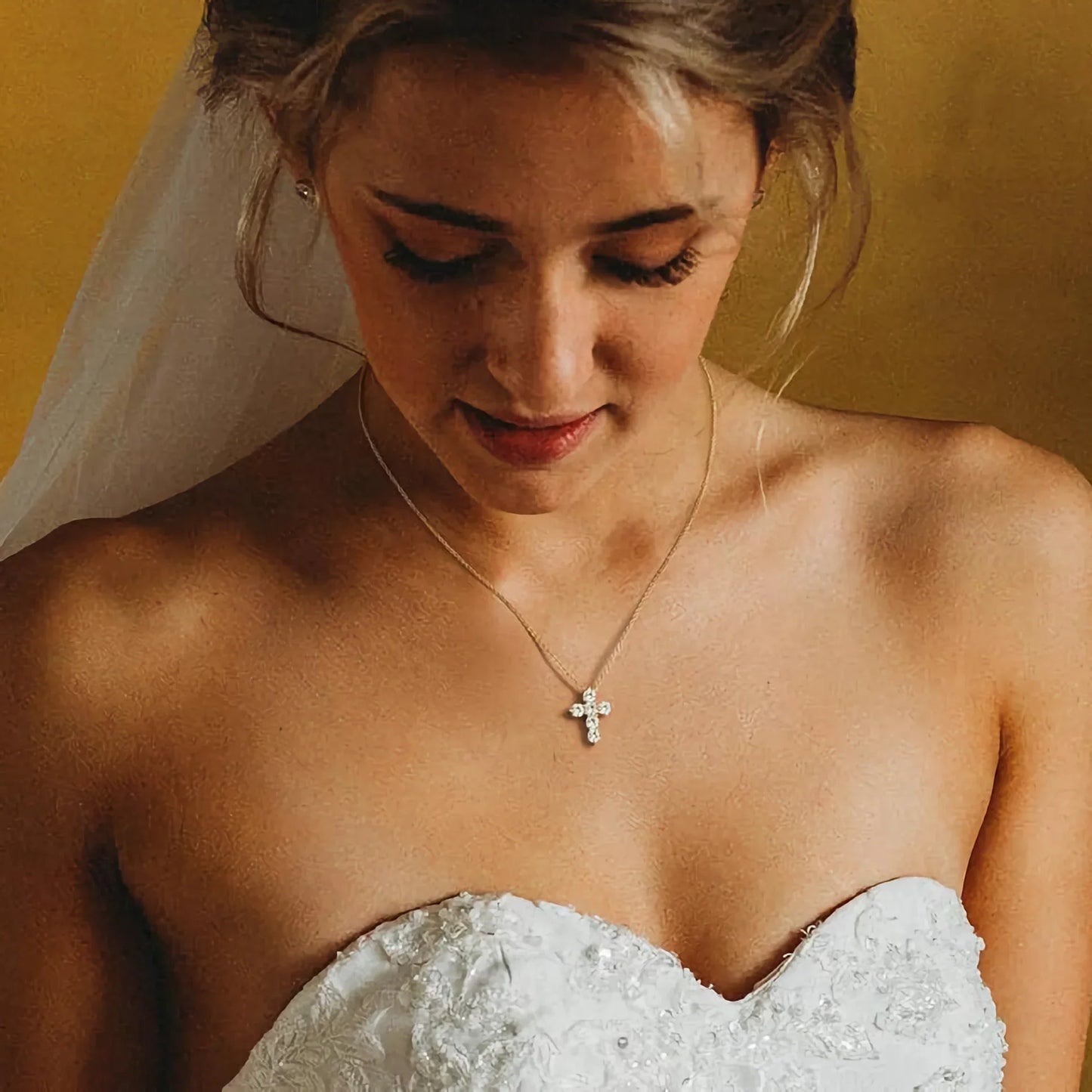[ElanLuxe]Wynter Diamond Cross Necklace