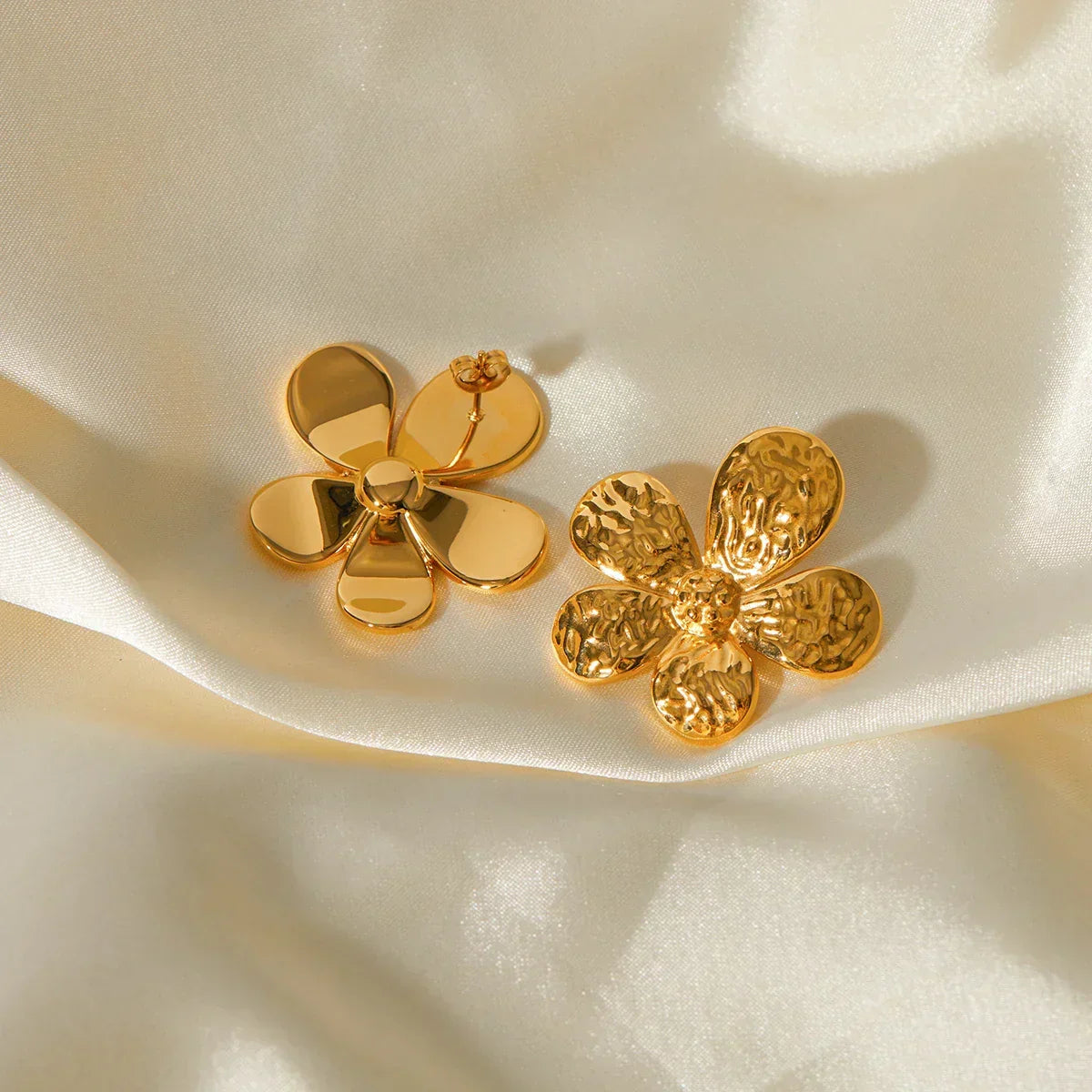 [ElanLuxe]Daisy Gold Earrings