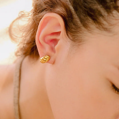 [ElanLuxe]Croissant Huggie Earrings