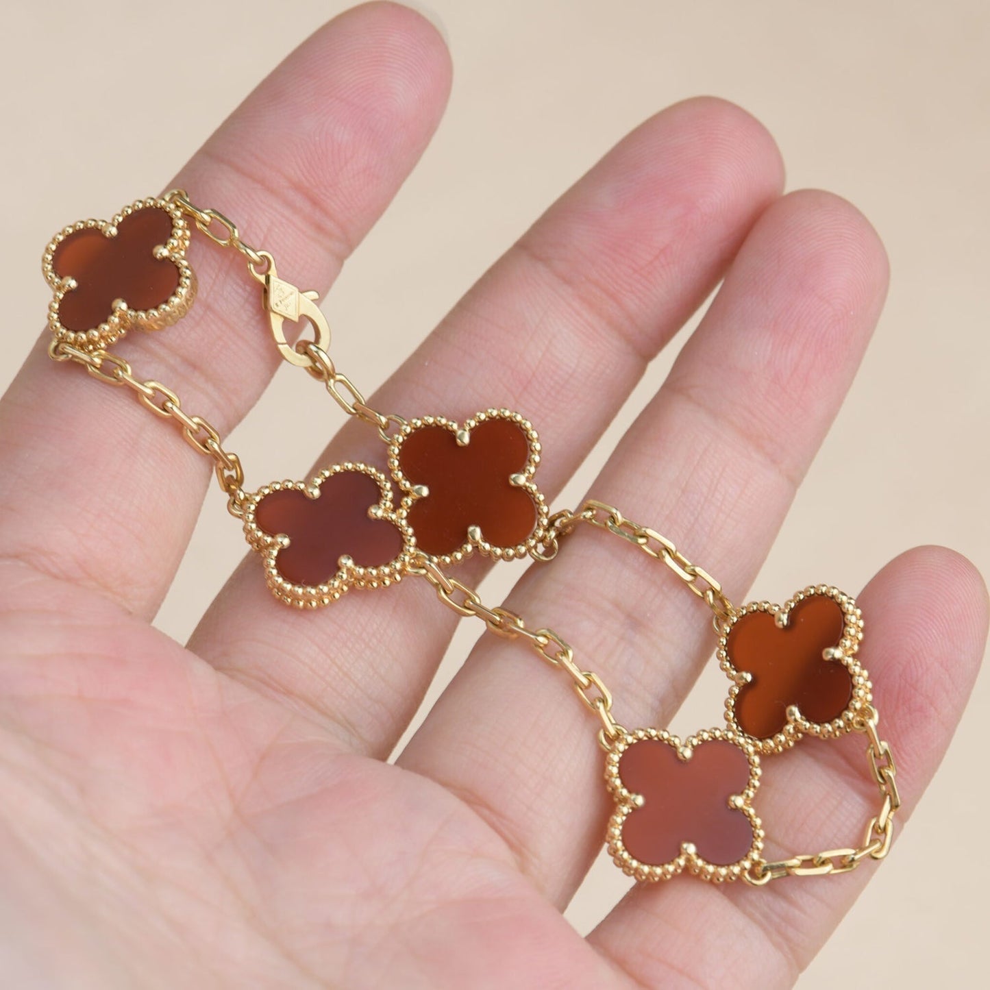 [ElanLuxe Jewelry]CLOVER 5 MOTIFS RED AGATE  BRACELET