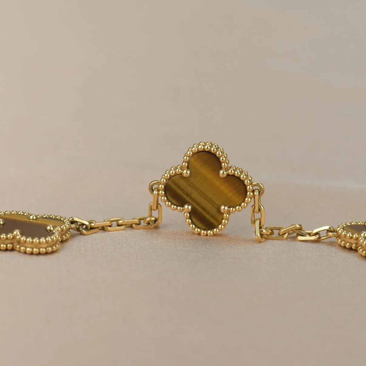 [ElanLuxe Jewelry] CLOVER 5 MOTIFS TIGER EYE BRACELET COLLECTION