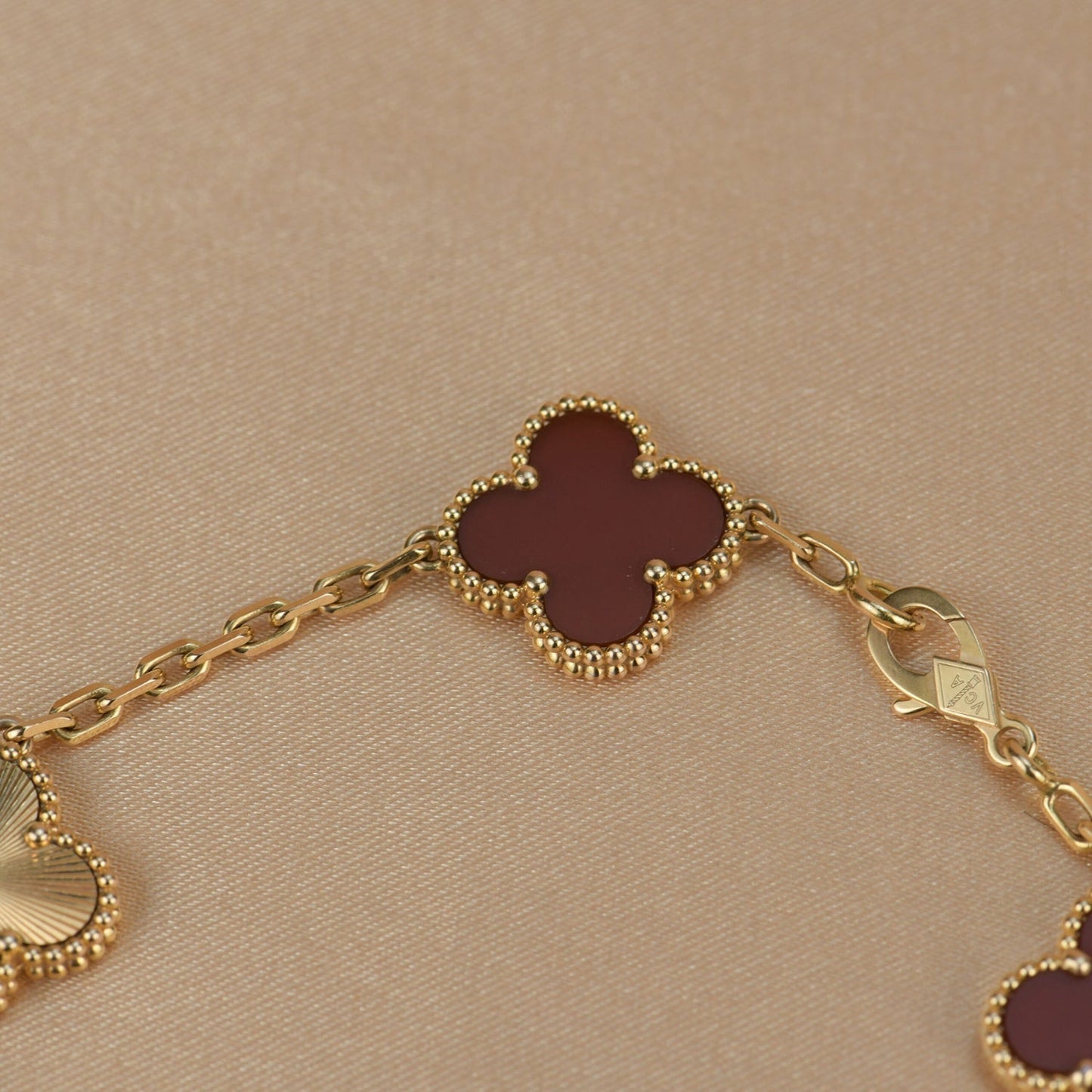[ElanLuxe Jewelry]CLOVER  5 MOTIFS CARNELIAN GOLD BRACELET