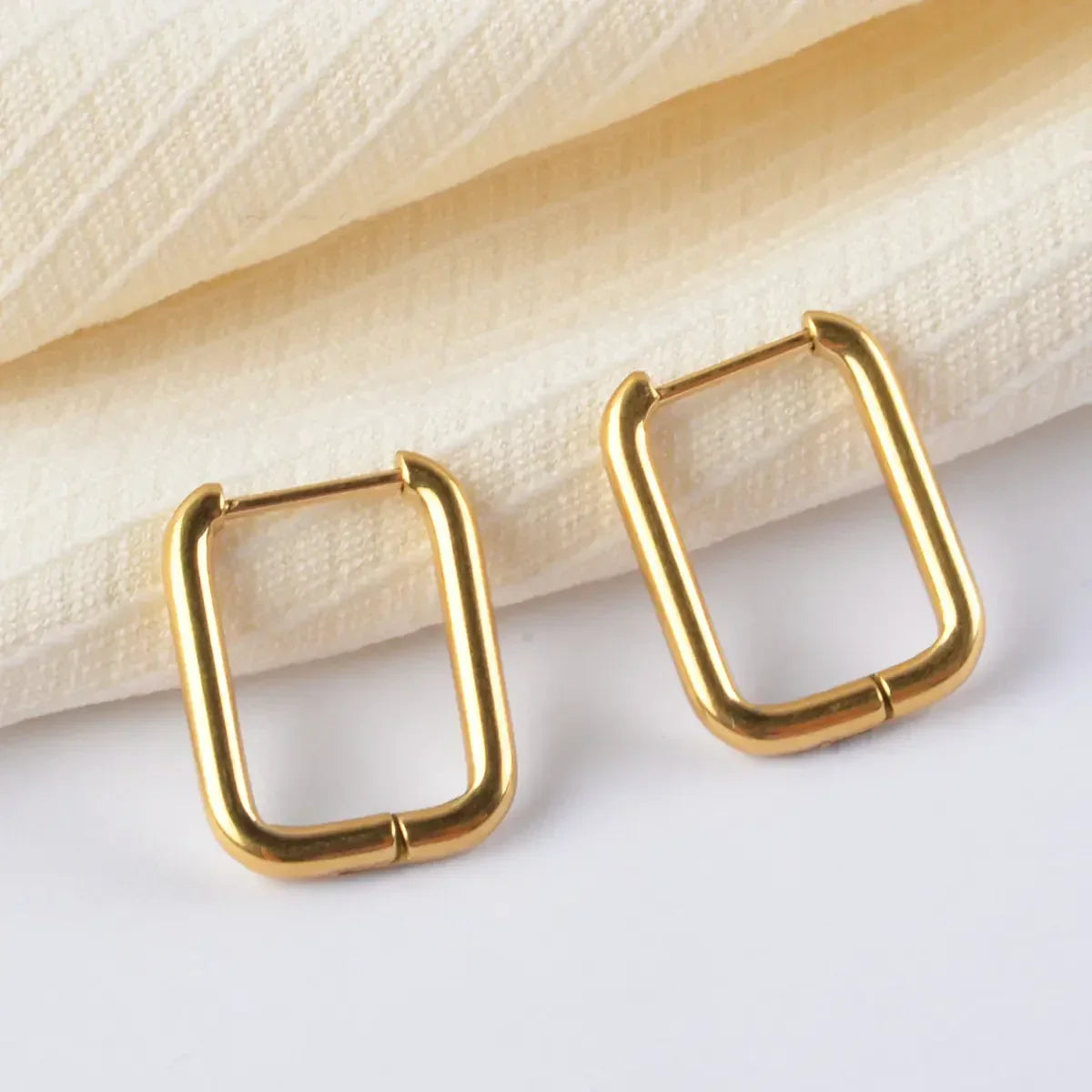 [ElanLuxe]Ambrielle Gold U Hoops
