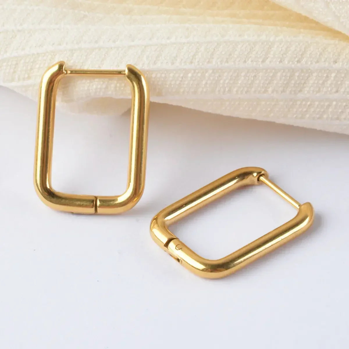 [ElanLuxe]Ambrielle Gold U Hoops