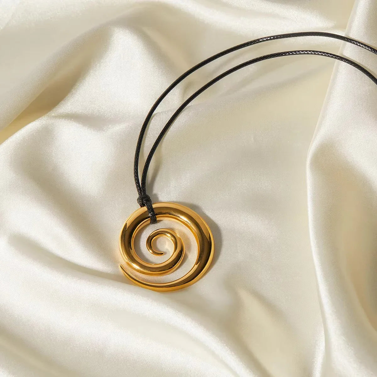 [ElanLuxe]Romilly Spiral Pendant