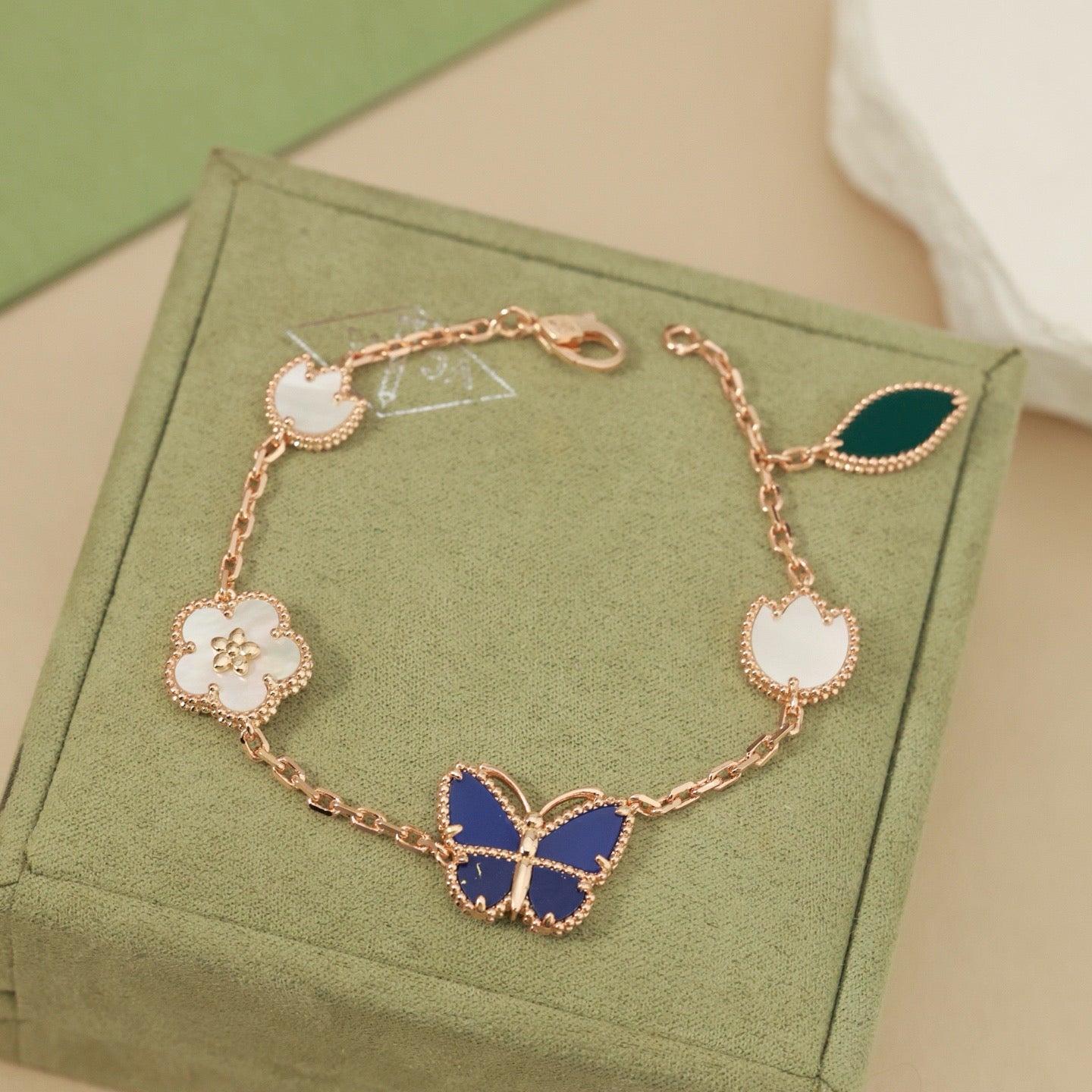 [ElanLuxe Jewerly]LUCKY SPRING BUTTERFLY 5 MOTIF BRACELET