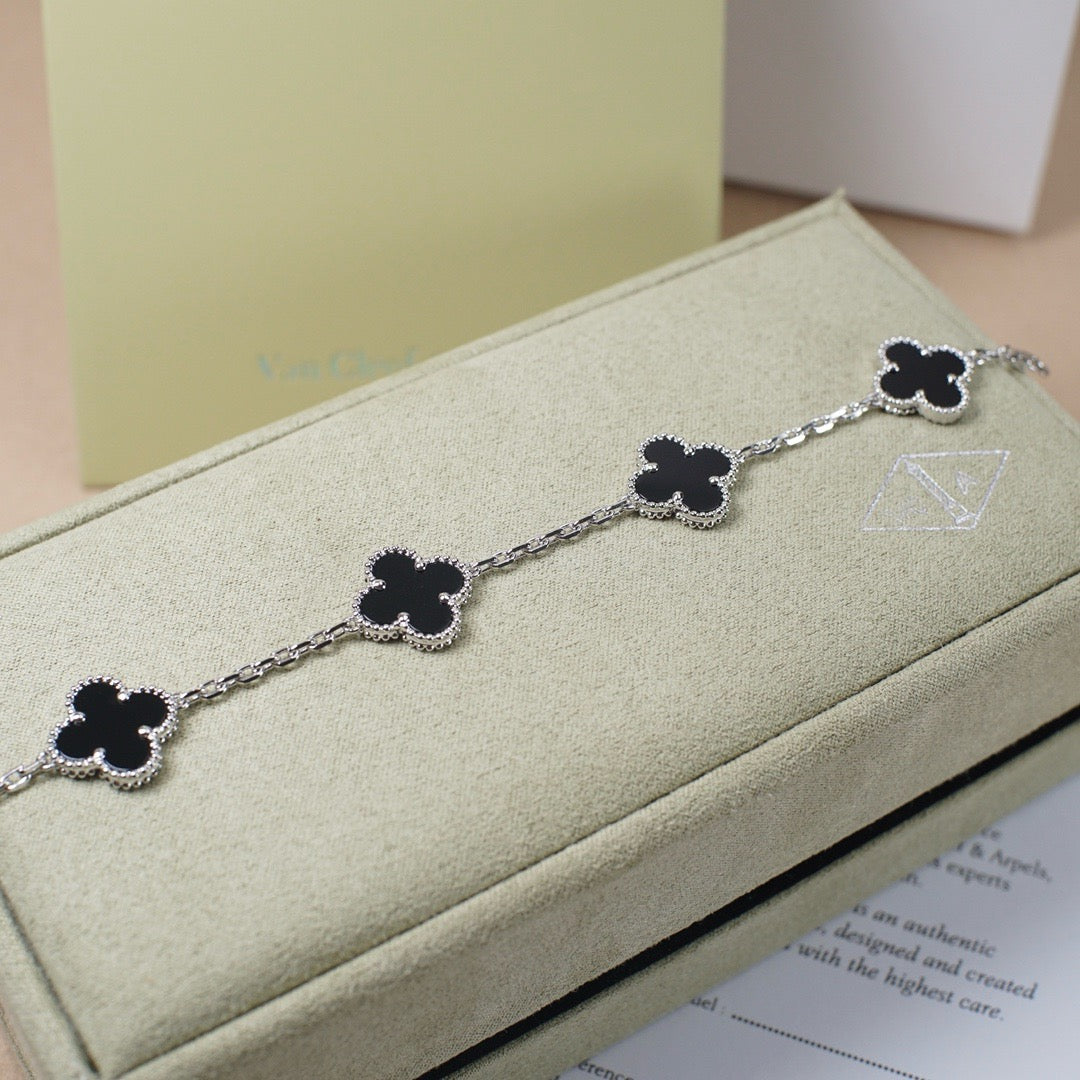 [ElanLuxe Jewelry]CLOVER 5 MOTIF ONYXS  BRACELET SILVER
