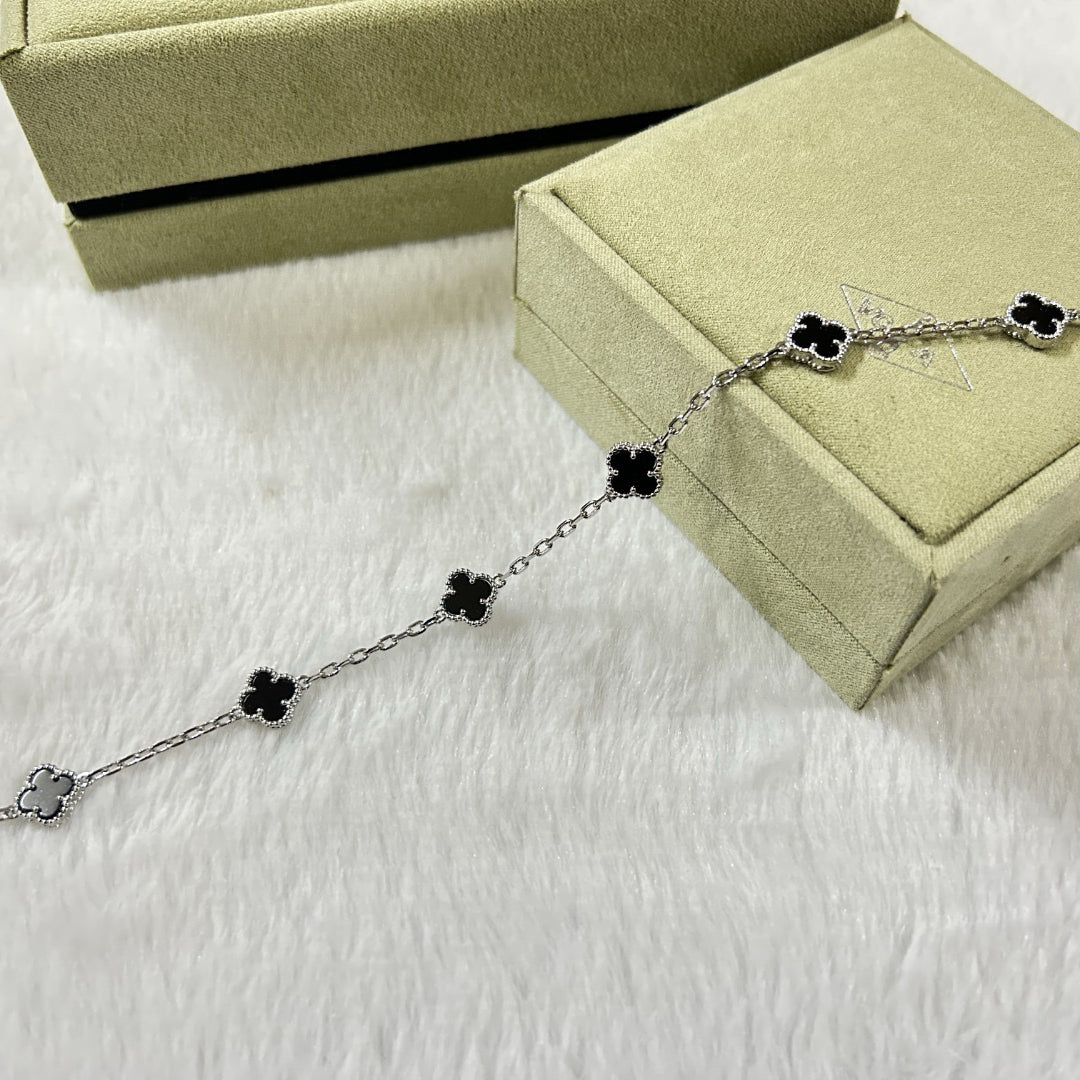 [ElanLuxe Jewelry]CLOVER 6 MOTIF  ONYXS BRACELET