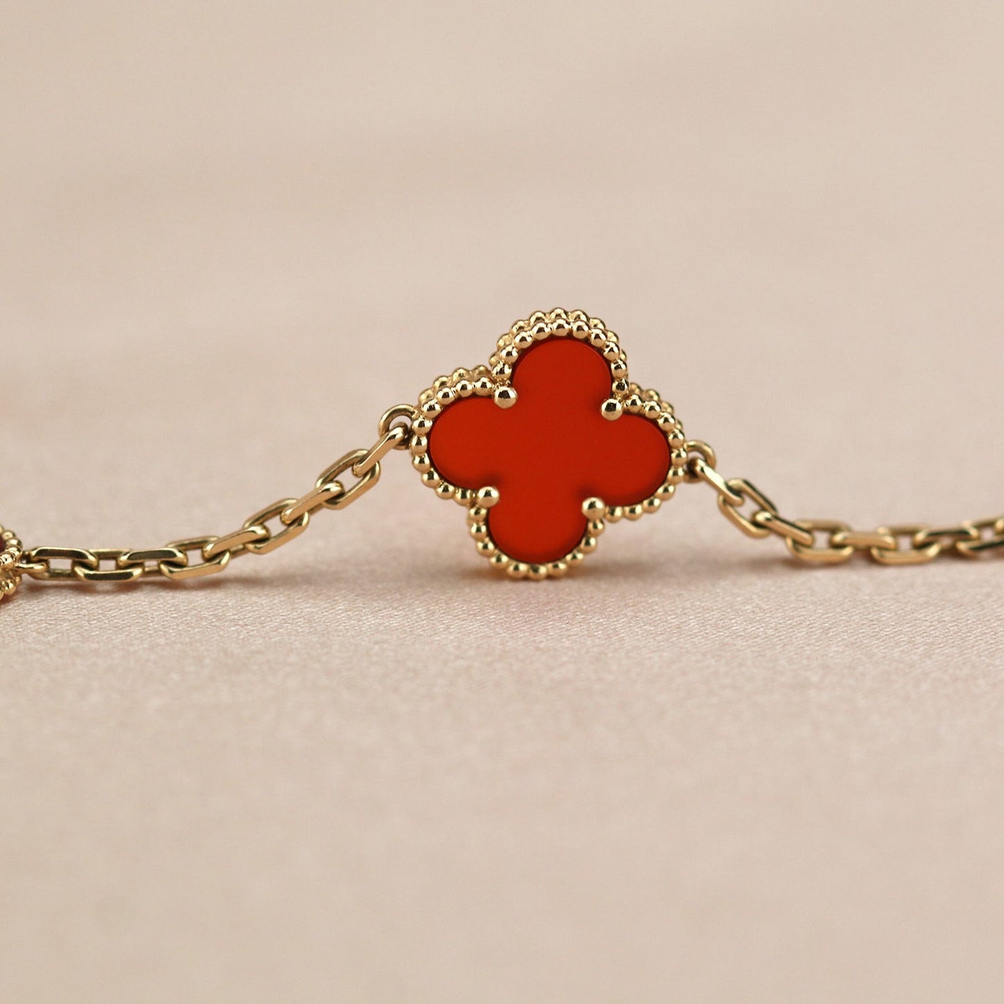 [ElanLuxe Jewelry]CLOVER 5 MOTIFS RED AGATE  BRACELET