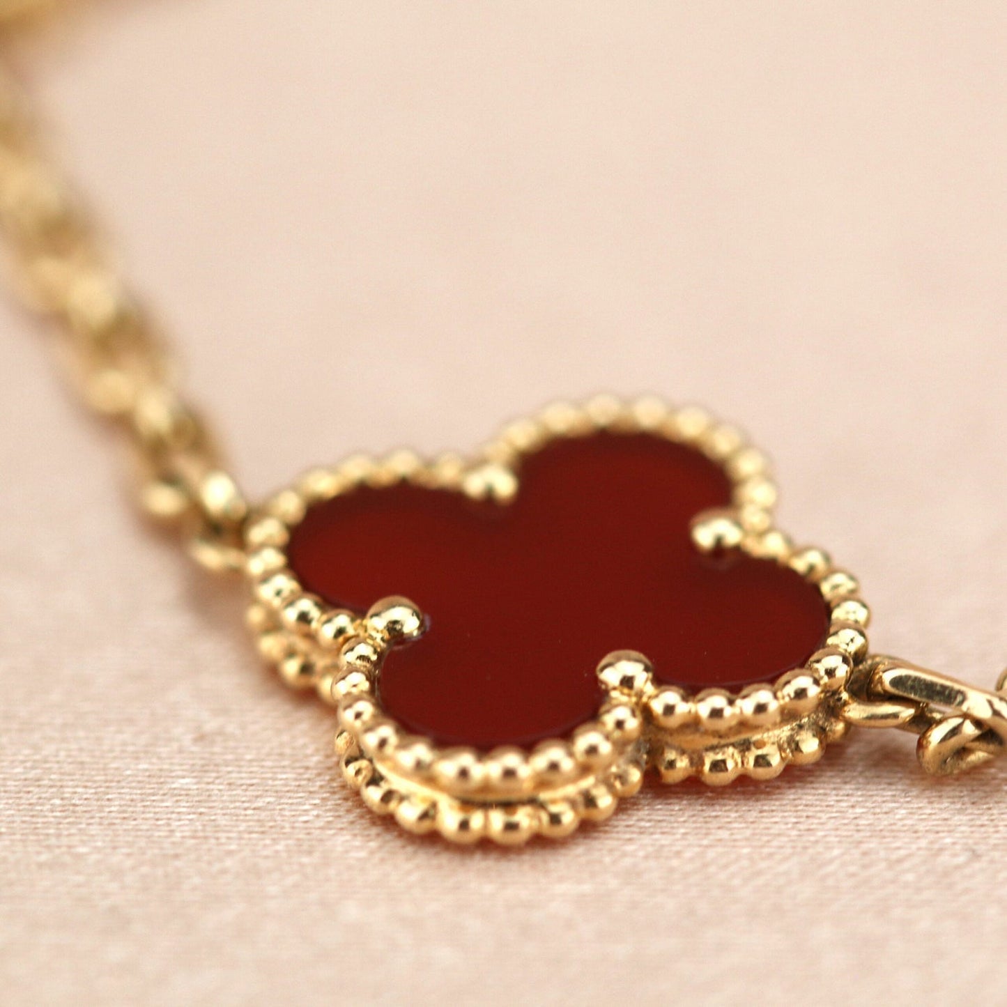 [ElanLuxe Jewelry]CLOVER 5 MOTIFS RED AGATE  BRACELET