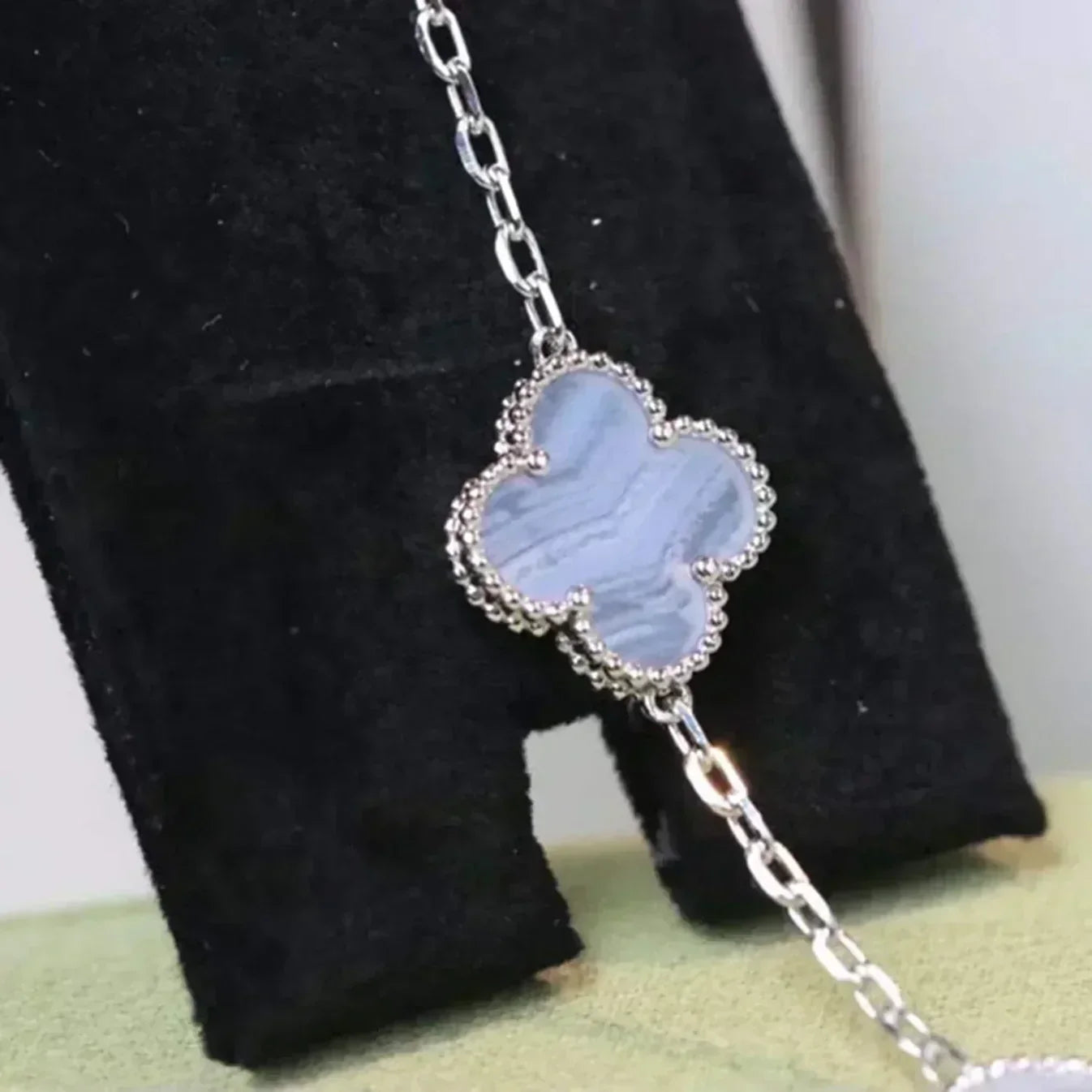 [ElanLuxe Jewelry] CLOVER 5 MOTIF PURPLE CHALCEDONY BRACELET COLLECTION