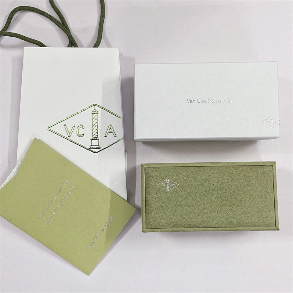 [ElanLuxe Jewelry]VA CLOVER BRACELET NECKLACE RING BOX GIFT BAG