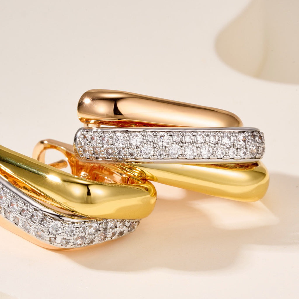 [ElanLuxe Jewelry]TRINITY HALF DIAMOND  CUSHION EARRINGS