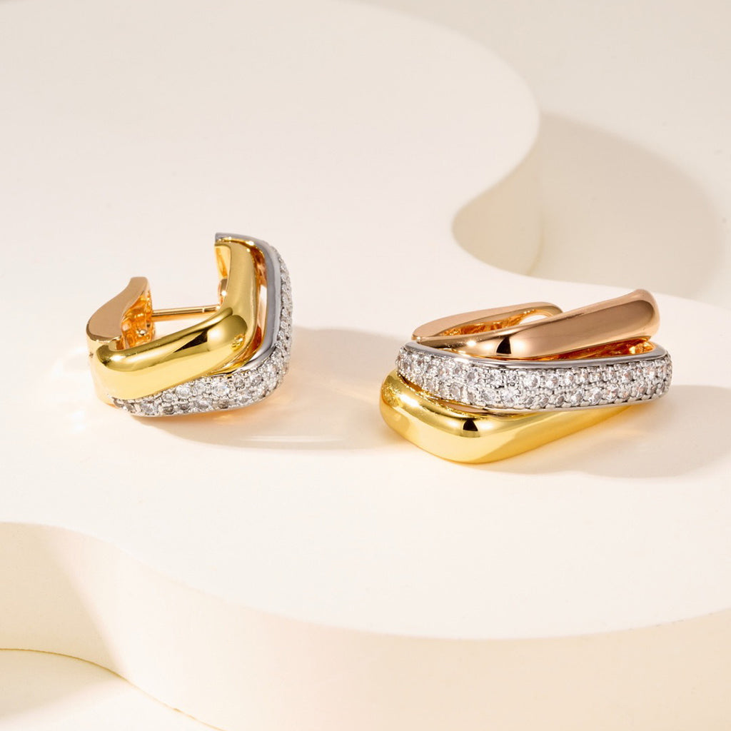 [ElanLuxe Jewelry]TRINITY HALF DIAMOND  CUSHION EARRINGS