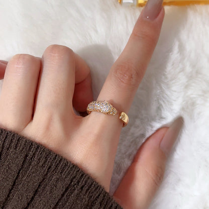 [ElanLuxe Jewelry]PANTHERE HALF DIAMOND SMALL RING