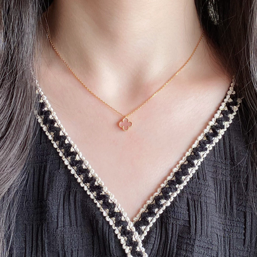 [ElanLuxe Jewelry]CLOVER 9.5MM PINK MOTHER OF PEARL SINGLE FLOWER NECKLACE