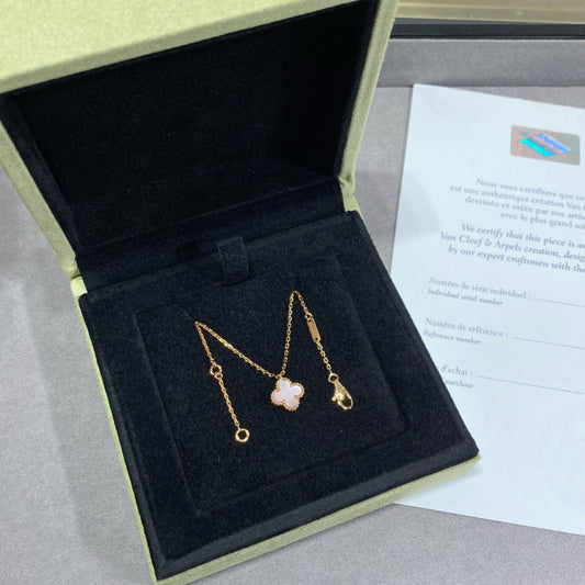 [ElanLuxe Jewelry]CLOVER 9.5MM PINK MOTHER OF PEARL SINGLE FLOWER NECKLACE
