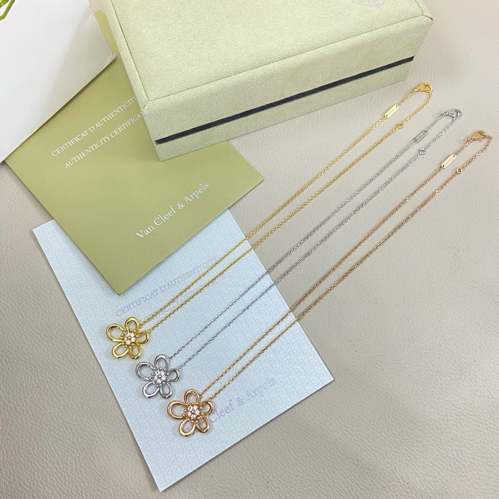 [Elanluxe Jewelry]FLOWERLACE NECKLACE 5 DIAMONDS