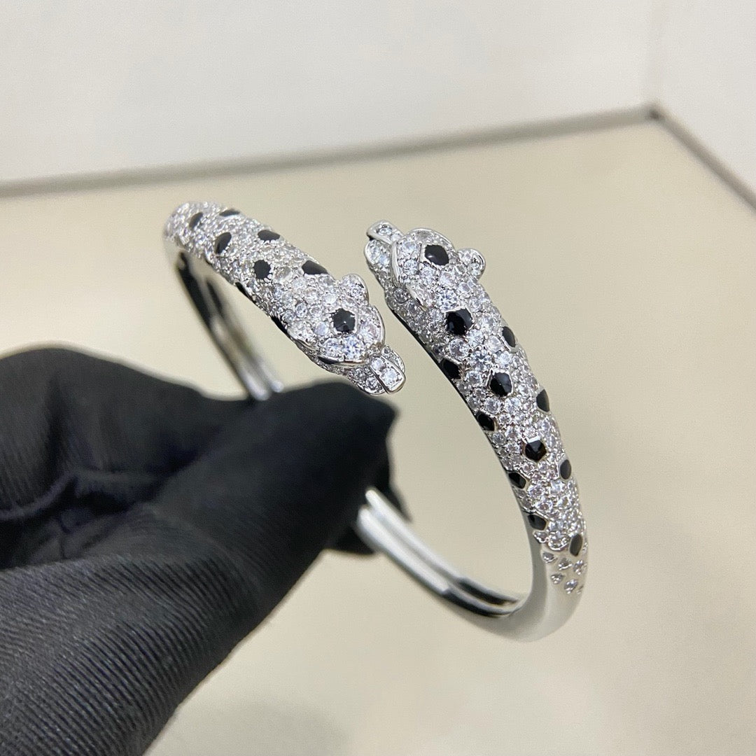 [ElanLuxe Jewelry]PANTHERE DOUBLE HEADED HALF DIAMOND OPEN BRACELET