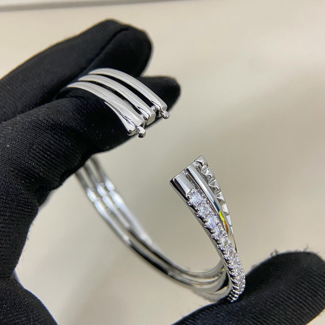 [ElanLuxe Jewelry]ETINCELLE HALF-PAVED DIAMOND BRACELET
