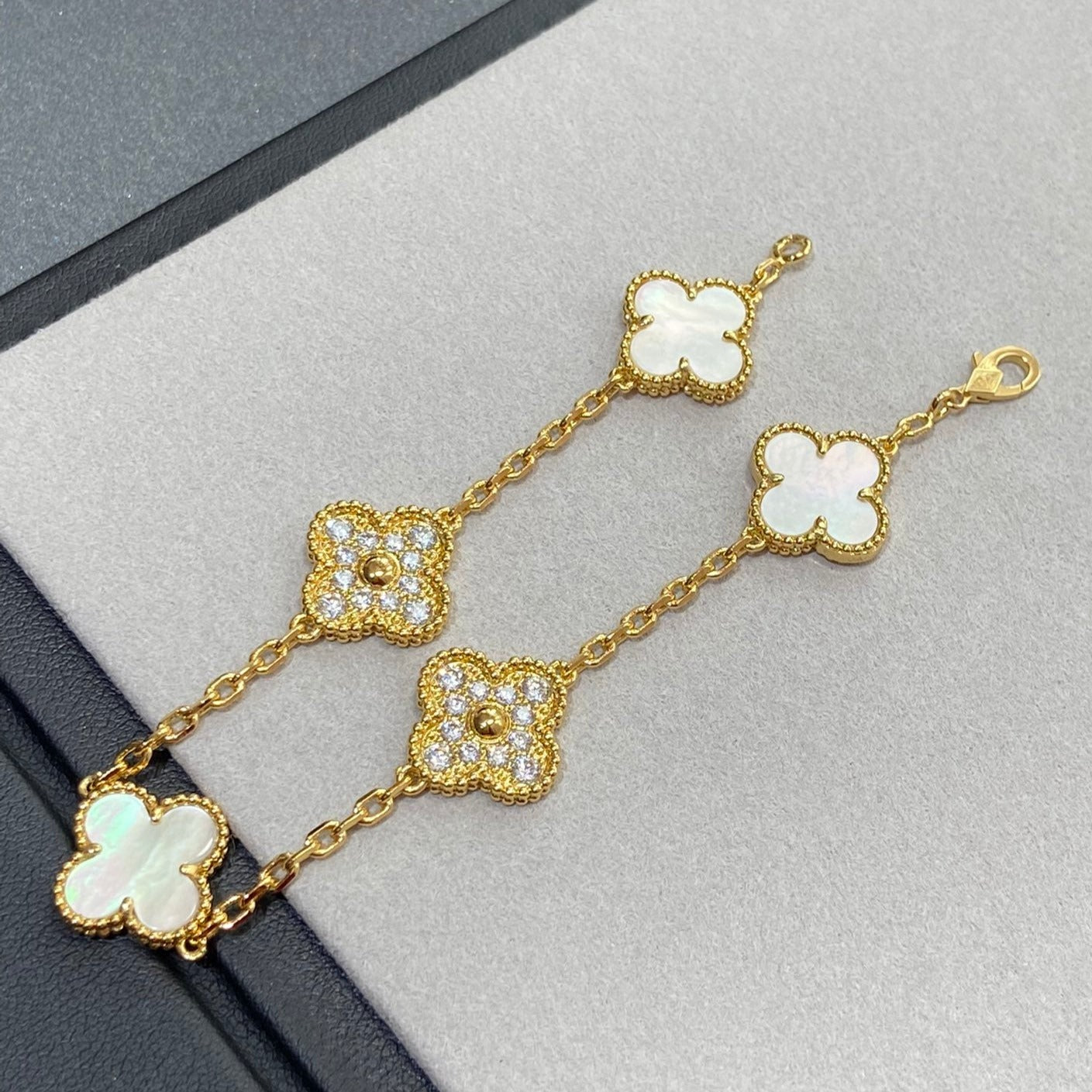 [ElanLuxe Jewelry]CLOVER BRACELET 5 MOTIF WHITE MOP DIAMOND