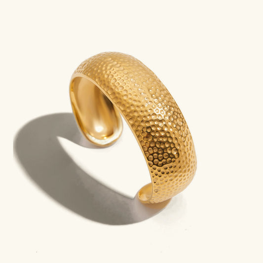 [ElanLuxe]Cheyenne Textured Gold Band
