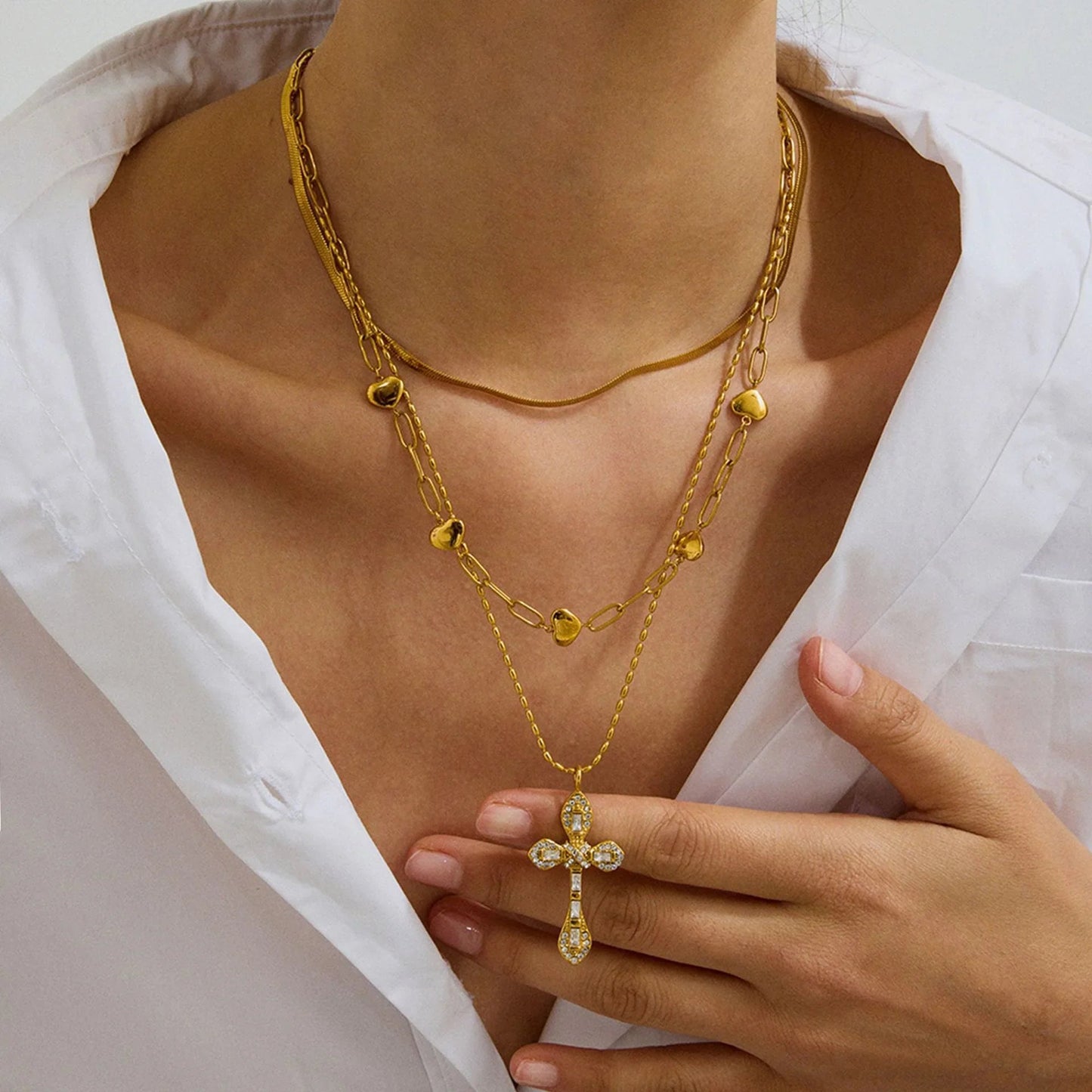 [ElanLuxe]Olea Diamond Crucifix