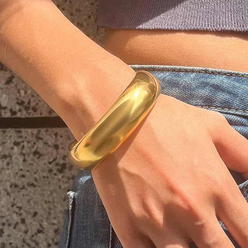[ElanLuxe]Maelis Smooth Gold Bangle