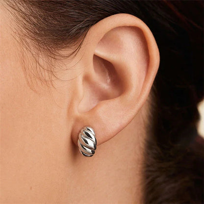 [ElanLuxe]Croissant Huggie Earrings