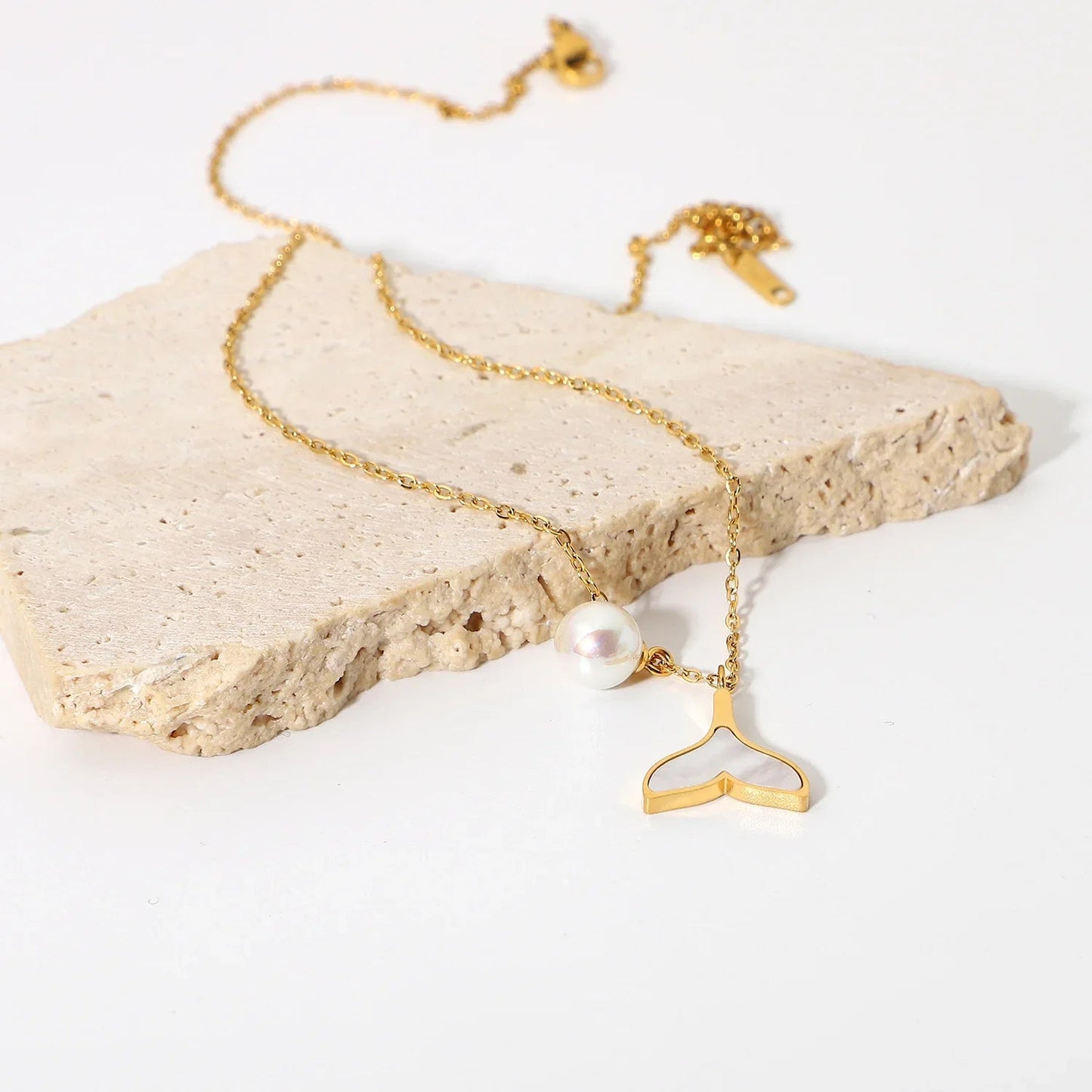 [ElanLuxe]Mermaid Freshwater Pearl Necklace