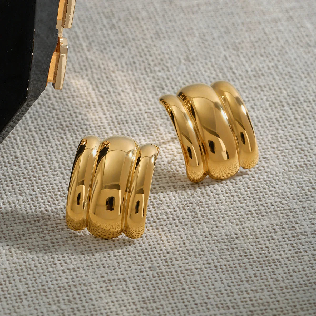 [ElanLuxe]Angela Gold Arch Earrings