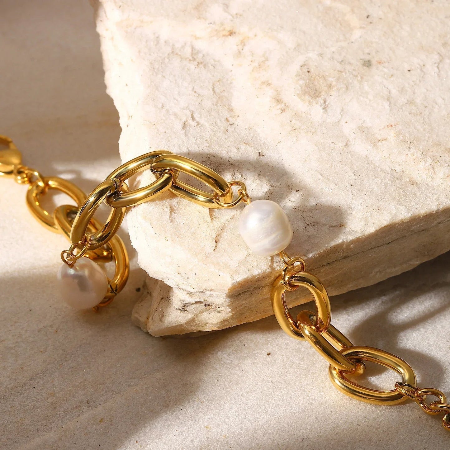 [ElanLuxe]Ysabel Chunky Freshwater Pearl Bracelet