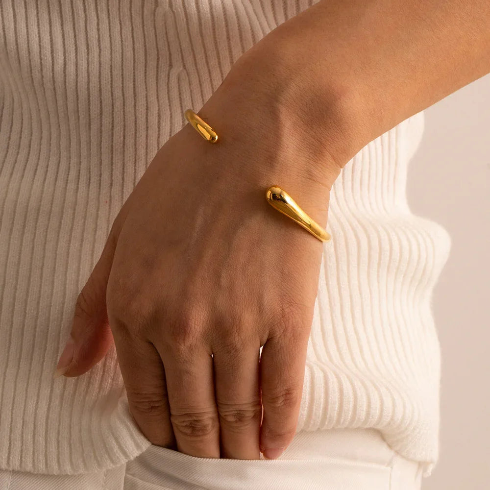[ElanLuxe]Audrina Contemporary Gold Bangle