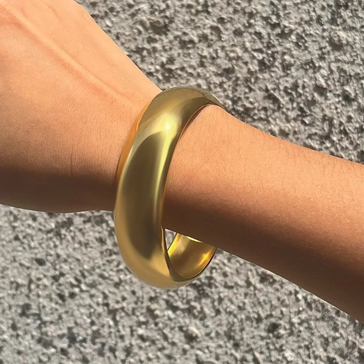 [ElanLuxe]Maelis Smooth Gold Bangle