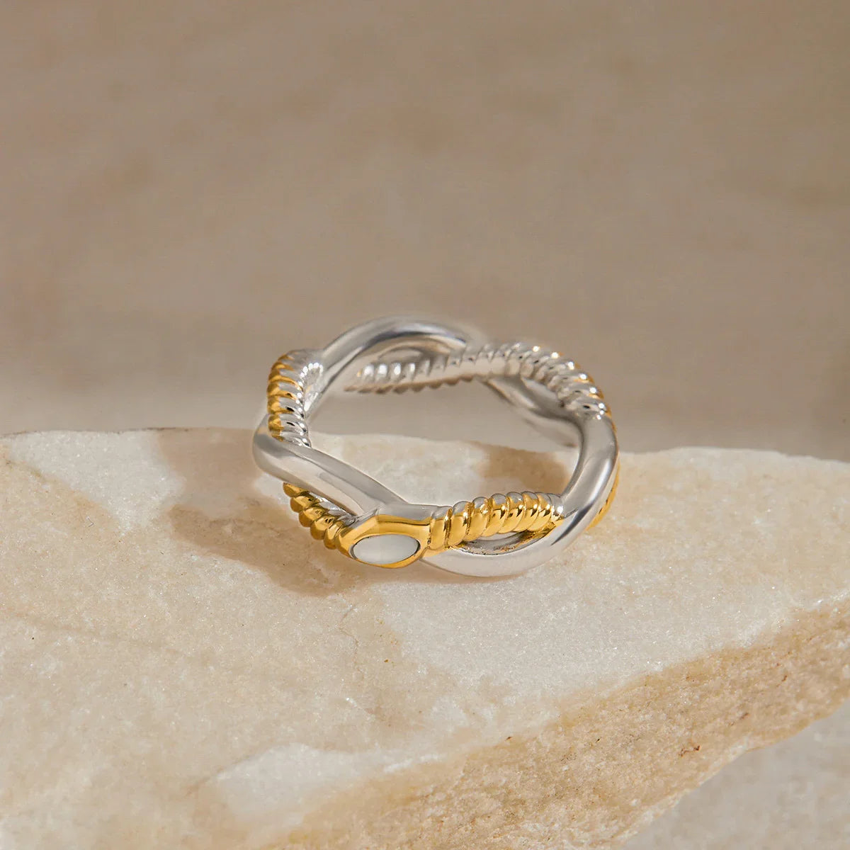 [ElanLuxe]Nerisse Two-Tone Twist Ring