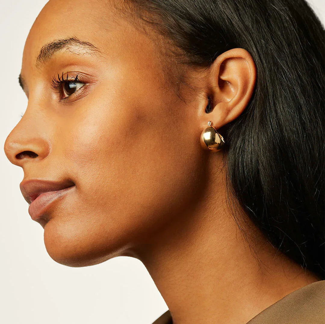 [ElanLuxe]Sunna Gold Huggie Earrings